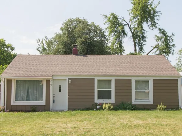 2807 W Willow St, Lansing, MI 48917