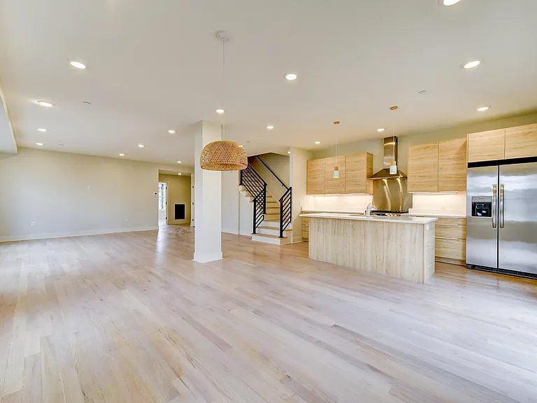 48 Walnut St #1 — Photo 9