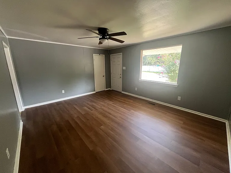 511 Bailey St — Photo 4