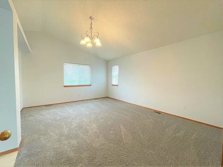 5006 Bittercreek Dr — Photo 6