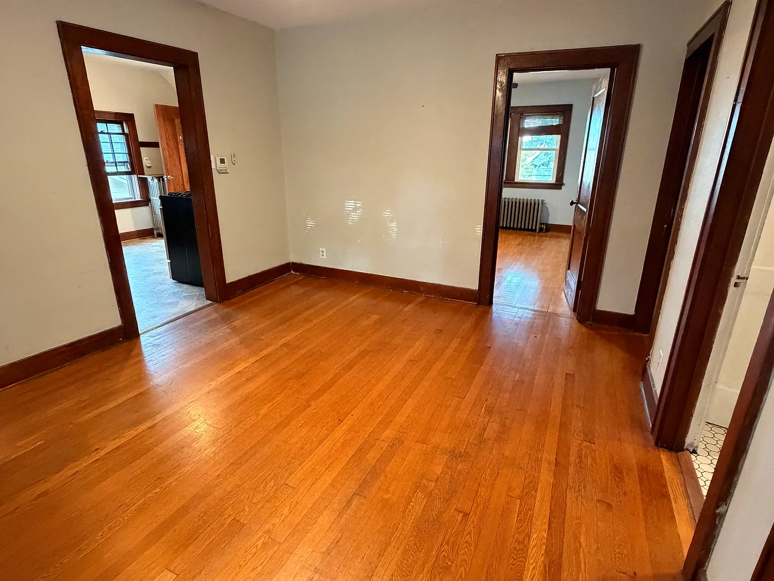 2 bed, $1,000 — Photo 4