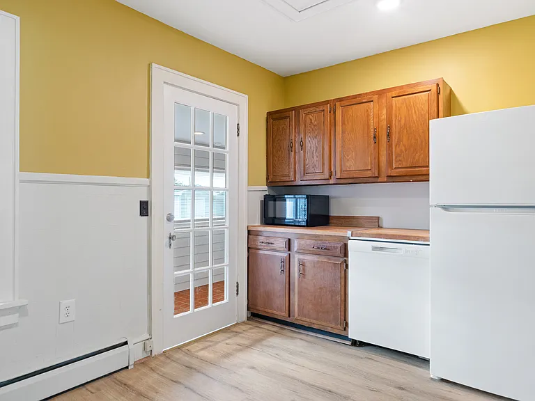501 Park St — Photo 14