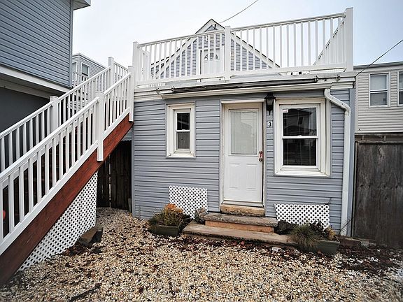 2nd image of 54 Carteret Ave #3