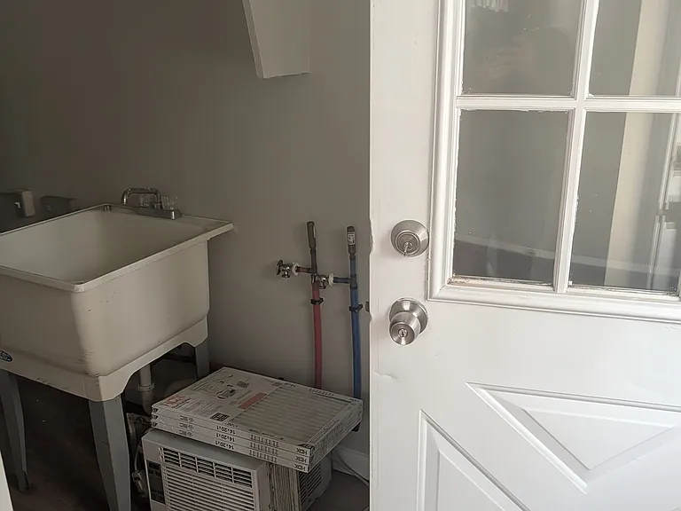 8686 Ford Ave — Photo 3