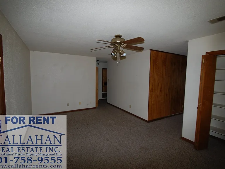 6102 North Woodview — Photo 5