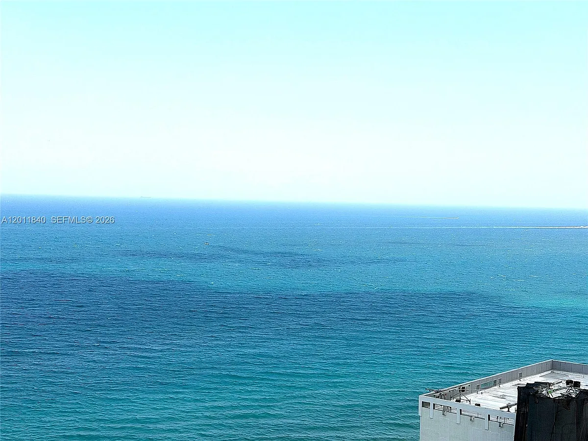 Building Photo - 3140 S Ocean Dr #2303