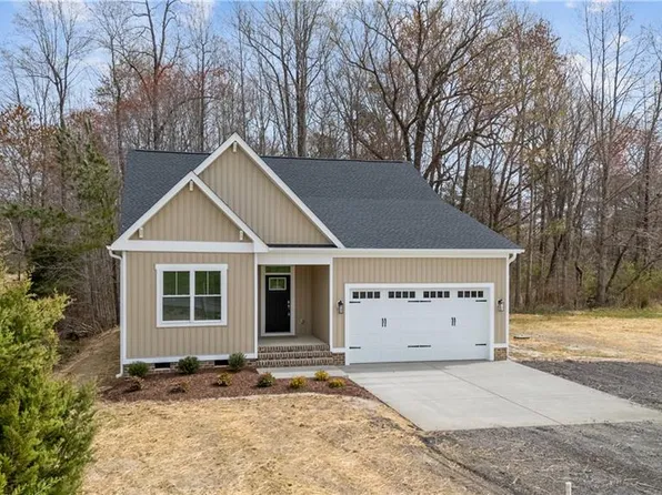 8995 Coles Landing Dr, Gloucester, VA 23061