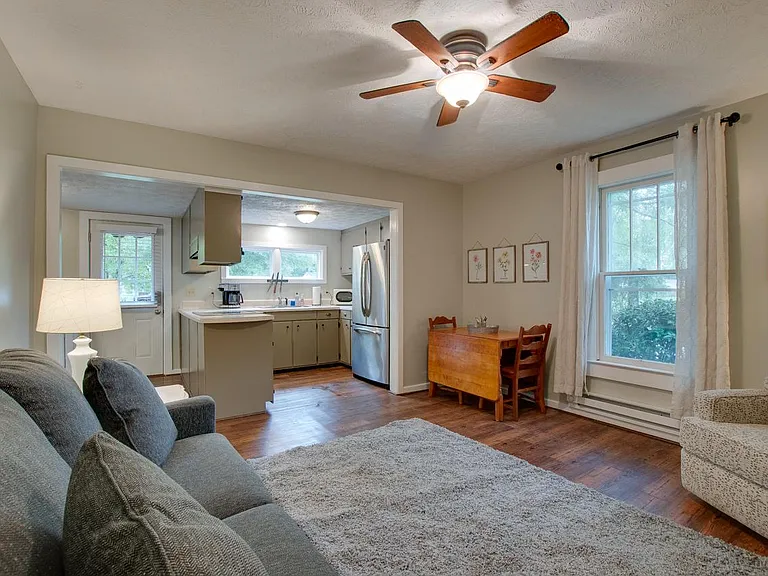 1500 McKinley Ave NE #B — Photo 17
