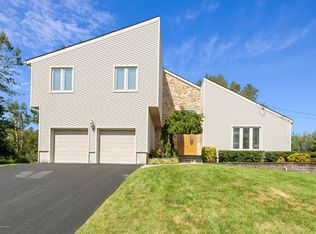2 High Ridge Rd, Ocean, NJ 07712