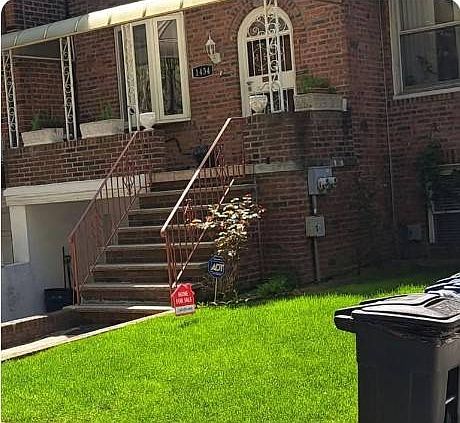 1st image of 1434 E 52nd St