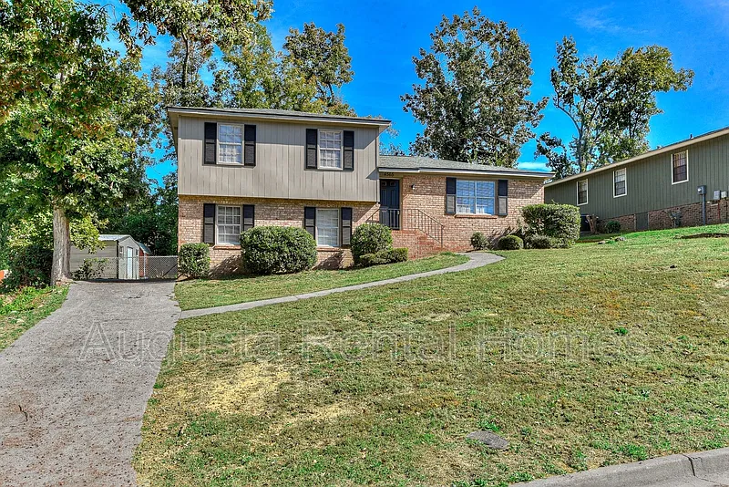 4 bed, 3.0 bath, 1886 sqft, $1,950 — Photo 3