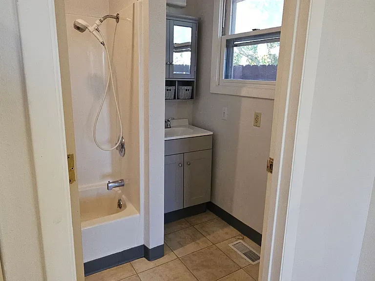 128 Rhea Ln — Photo 13