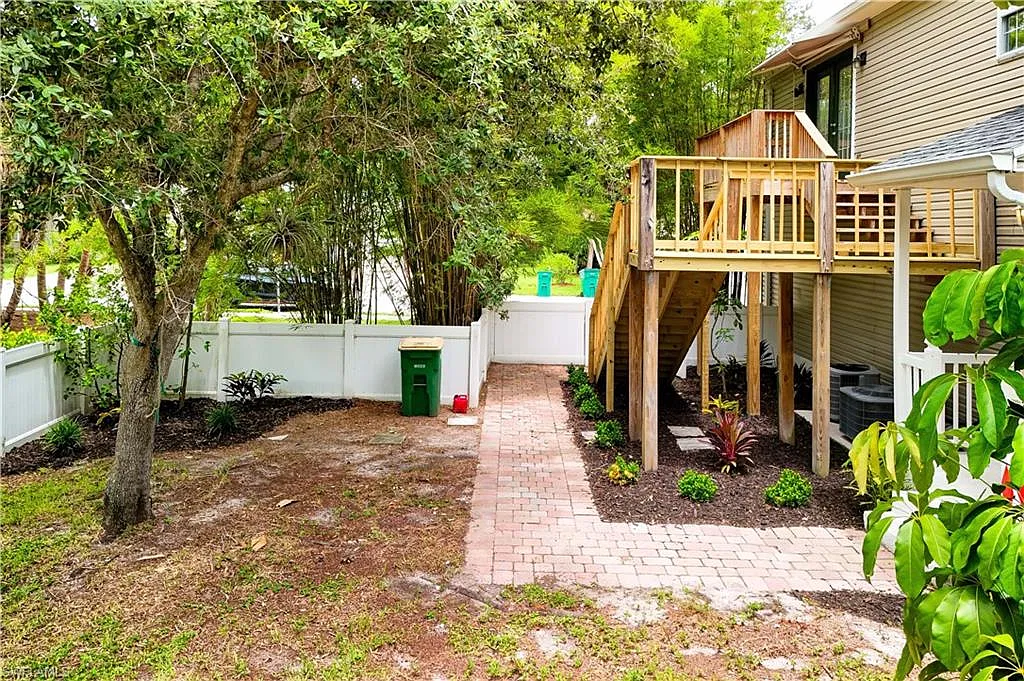 3 bed, 3.0 bath, 2024 sqft, $2,700 — Photo 4