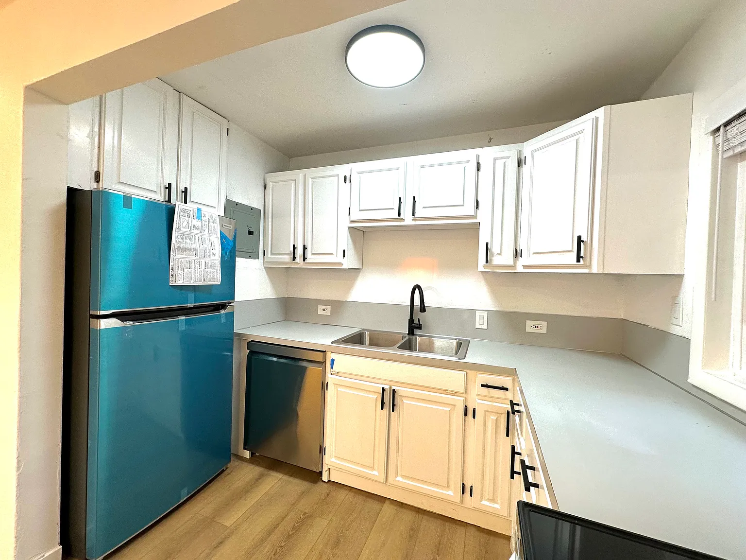 2209 NE 9th Pl — Photo 4