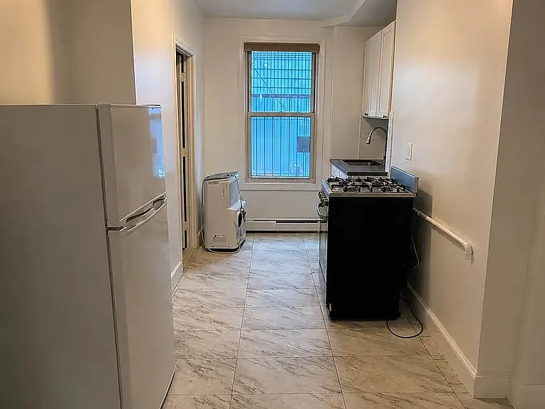 64 Steuben St #1R — Photo 4