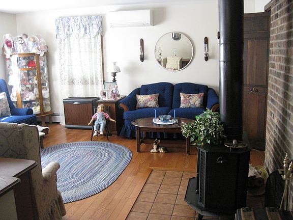 2nd image of 17 Cortland St