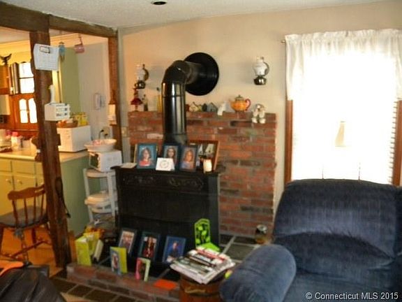 3rd image of 35 Milldale Ave