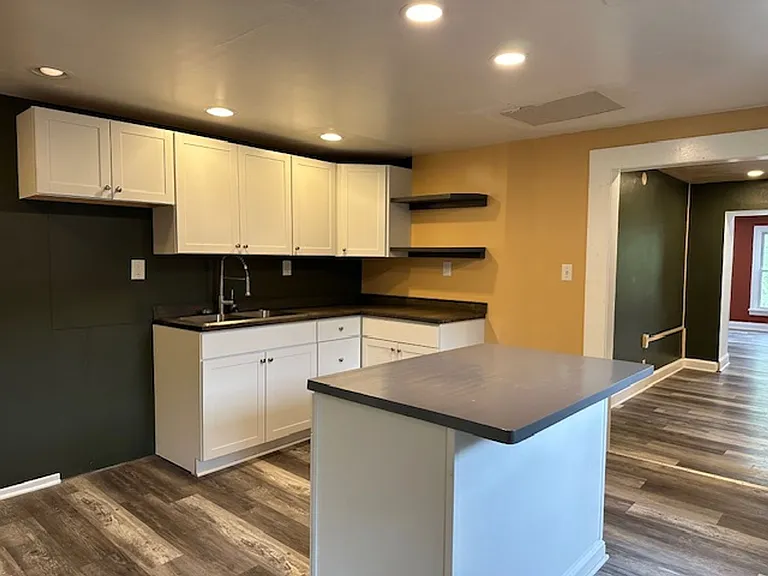 311 S 2nd St #2 — Photo 4
