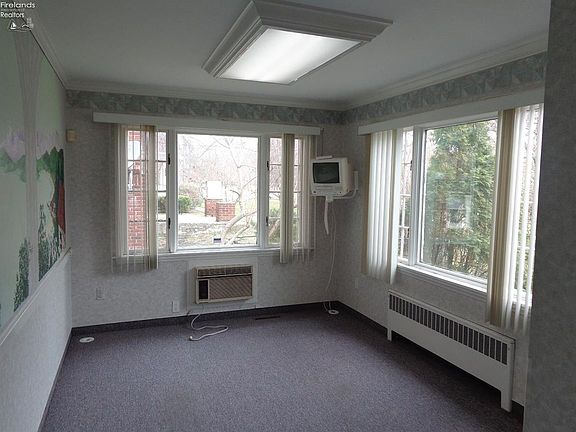 2nd image of 1521 Columbus Ave