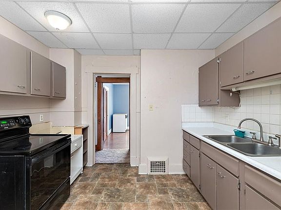 3rd image of 413 E Main St