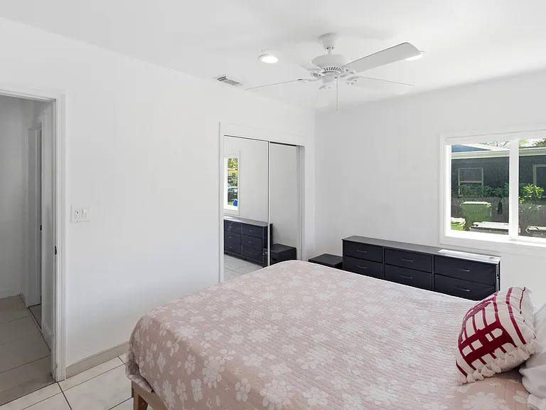 1234 NW 7th Ave — Photo 16