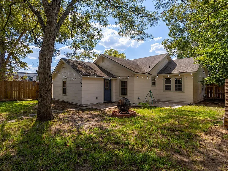1517 Live Oak St — Photo 31