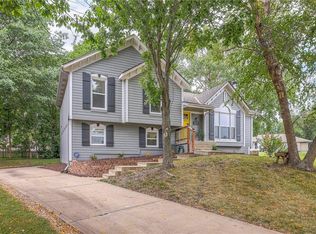 3916 SW Linden Cir, Lees Summit, MO 64082