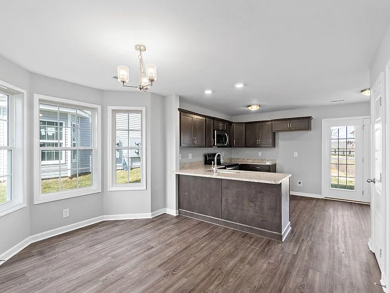 645 Stowe Ct #K — Photo 11