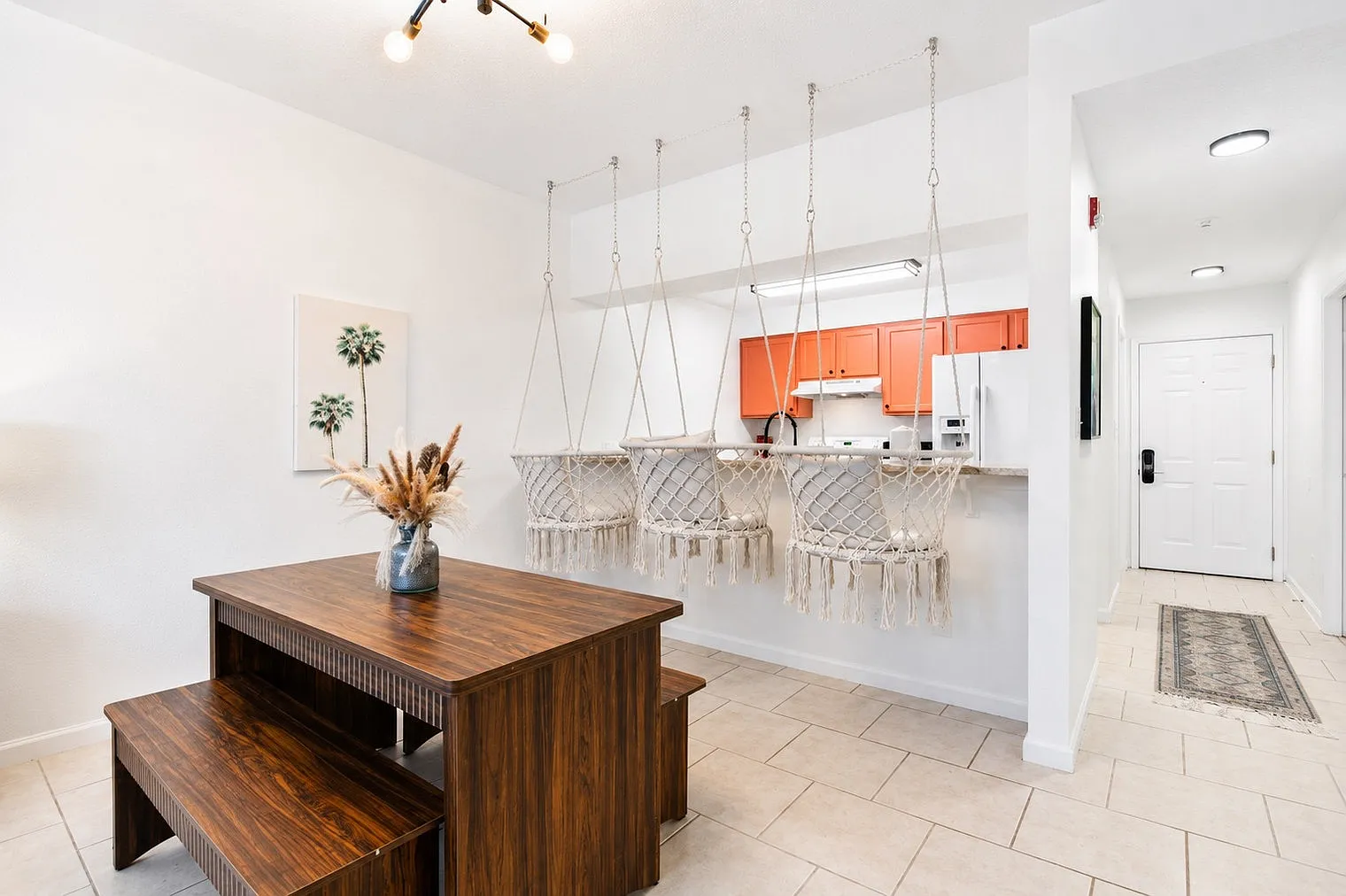 2 bed, 2.0 bath, 10247 sqft, $2,670 — Photo 3