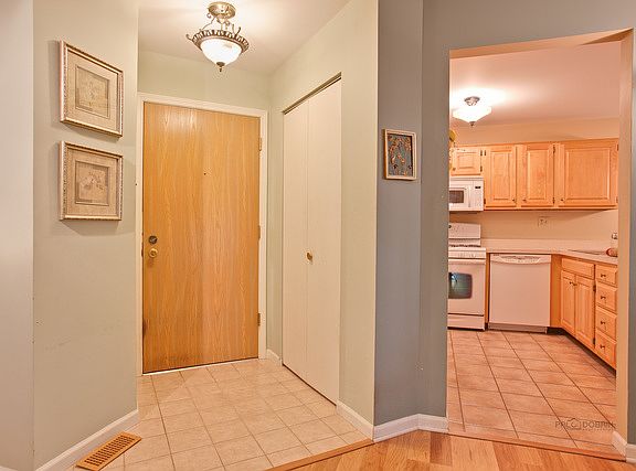 3rd image of 1225 Bradwell Ln APT A