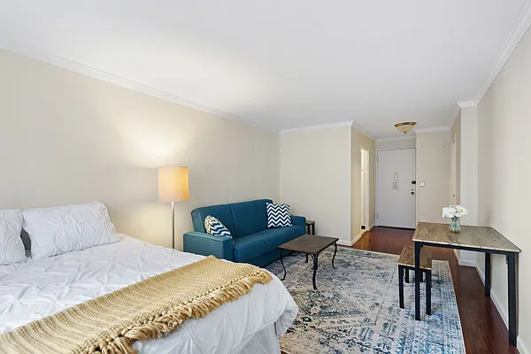Sold by Compass | media 2