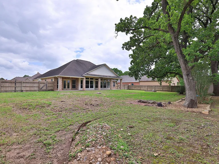 105 Lawrence Marshall Dr — Photo 36
