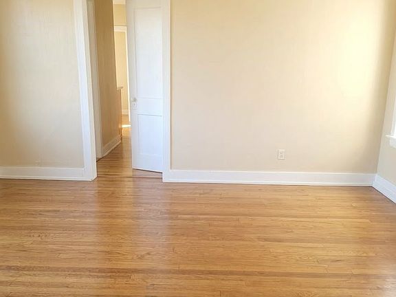 3rd image of 15 Kenneth St APT B2