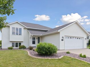 101 La Costa Ln, Mankato, MN 56001