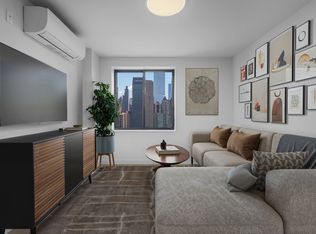 359 W 48th St #403, New York, NY 10036