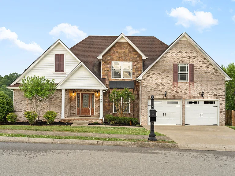 3499 Cayuse Way — Photo 1