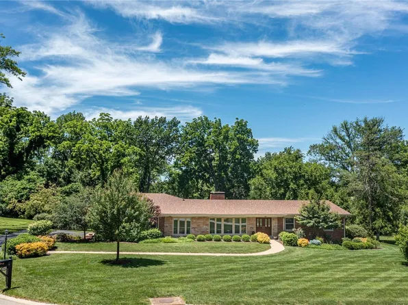 519 Fairways Cir, Saint Louis, MO 63141