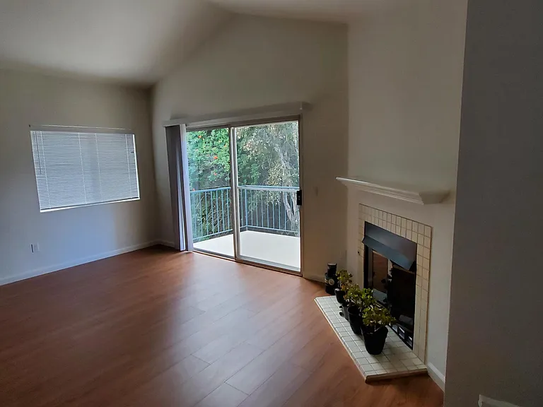 11353 Avenida De Los Lobos #G — Photo 17