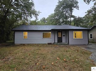 921 N Main St, Clinton, MO 64735
