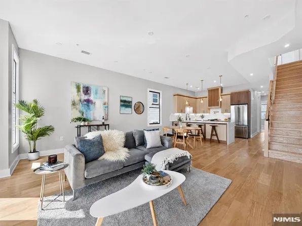 172 Griffith St #3, Jersey City, NJ 07307
