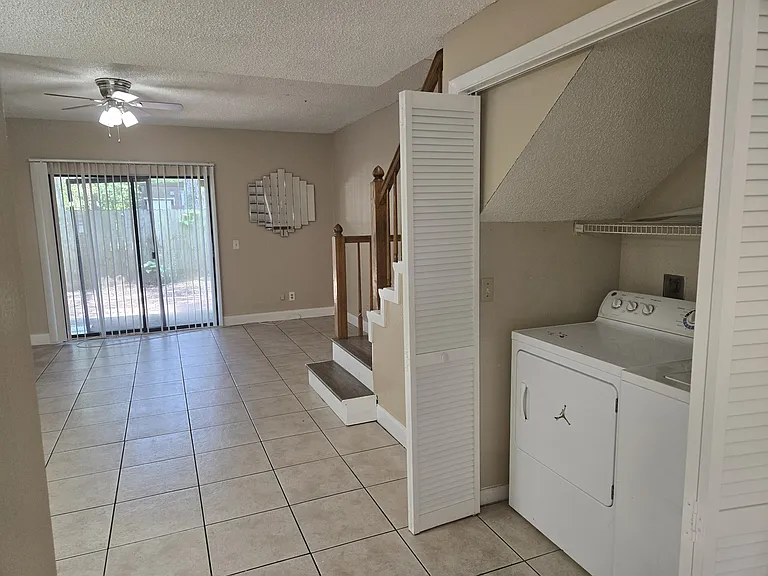 1910 W Sligh Ave #E103 — Photo 5