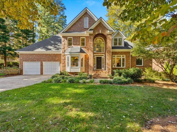 8701 Gleneagles Dr, Raleigh, NC 27613