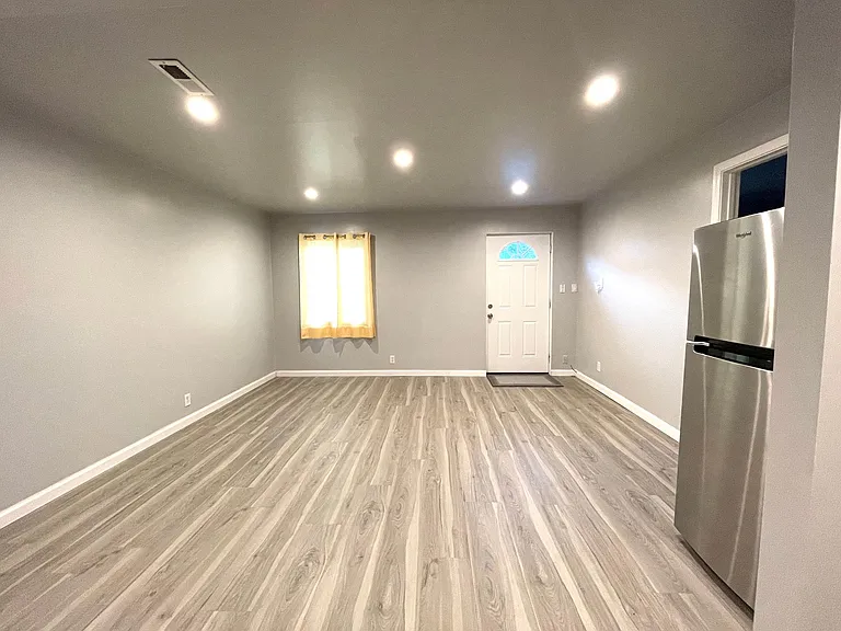 318 Morton Dr #BASEMENT — Photo 7