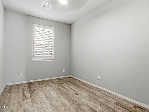 4th image of 7425 Glacier Dr