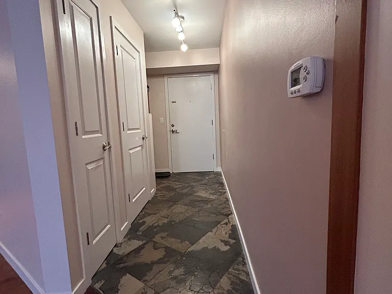 5400 Carriageway Dr — Photo 11