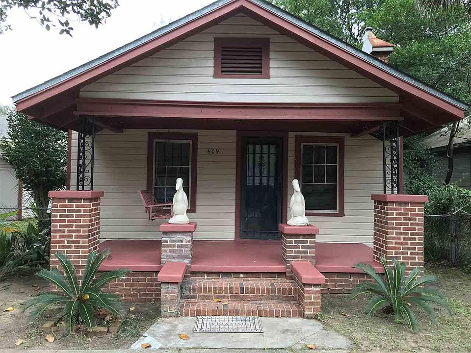 1st image of 609 N 8th Ave