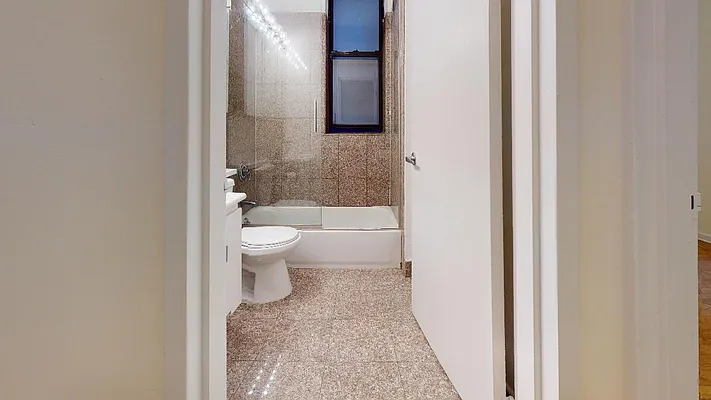 Rented by Bond New York | media 23