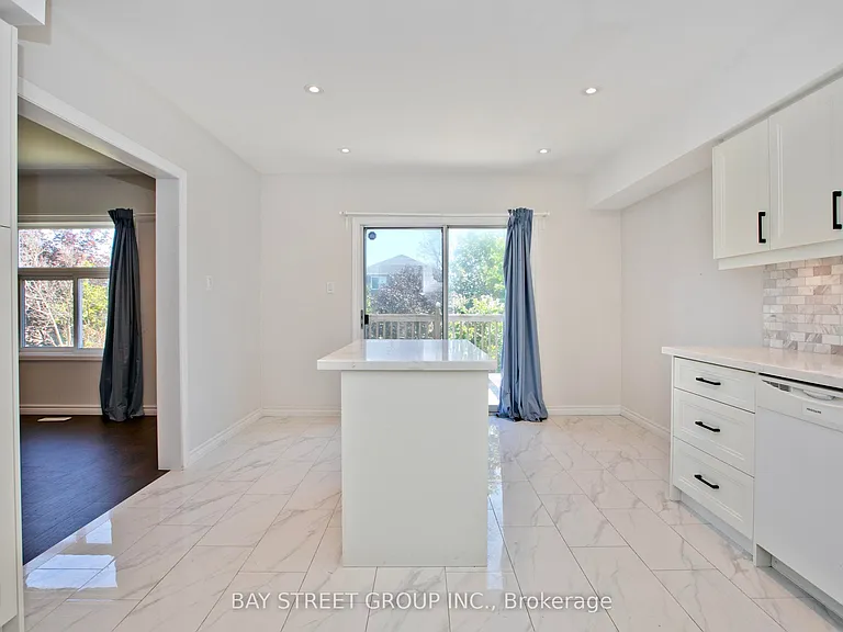 22 Taos Ct — Photo 7