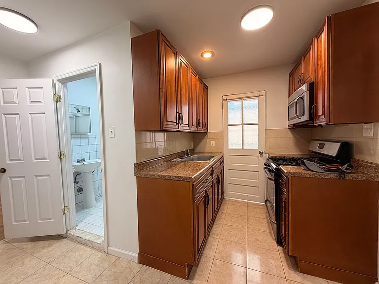 30 W End Ave #6 — Photo 2