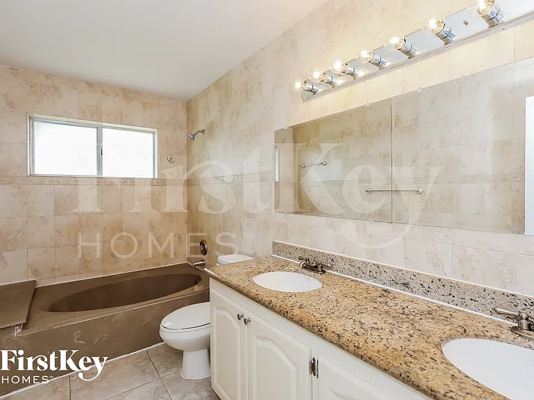 7200 NW 46th St — Photo 10